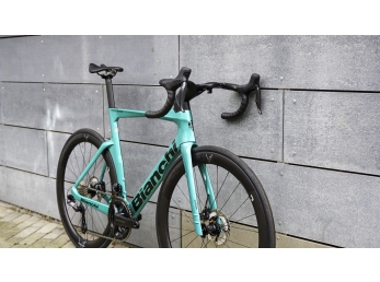 Bianchi Oltre COMP Ultegra Di2 12sp +Reparto Corse Celeste/Black - full glossy 57cm 2026